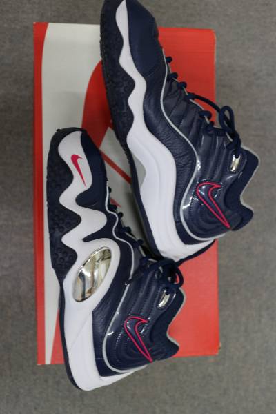 ナイキズームアップテンポVプレミアムAP　２４センチ_3