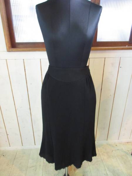 ★F200ジュンアシダ ロングスカート黒9花刺繍 芦田淳【90%OFF】