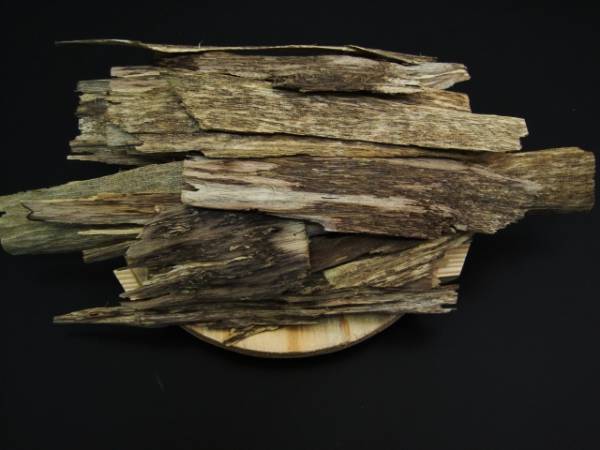 伽羅お香道具 　【本物保障】ベトナム産　上質天然沈香木　100ｇ