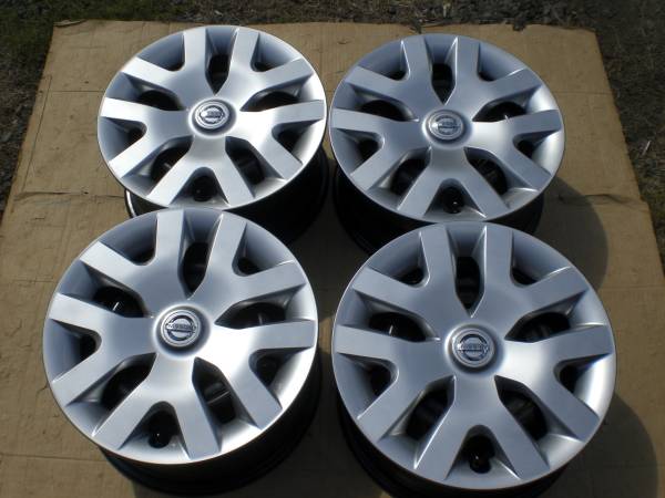 新車外し 日産リーフ純正スチールホイール4本キャップ付ジューク