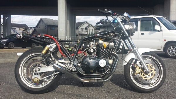XJR400 太足カスタム 他多数 5.5j XJR400 ワイドホイール 太足流用 fz400 TRX850 にも - メルカリ