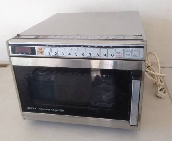 220-8 SANYO EM-1500 200V 60Hz 業務用電子レンジ 中古品