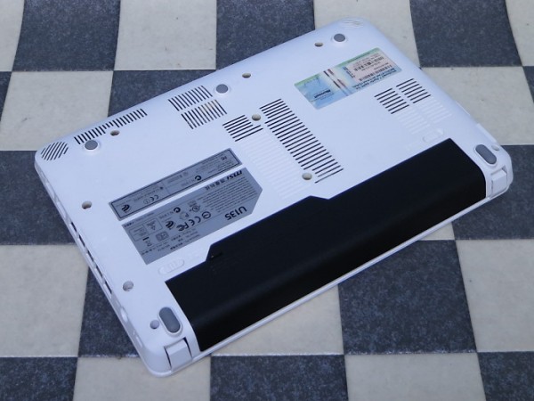 税込みWin7 MSI U135 ワイド液晶 1.66GHz 2GB 80GB Office