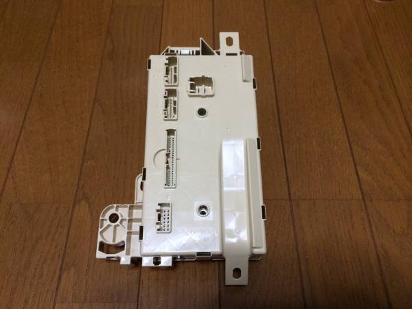 ミライース LA300S 中古ヒューズボックス 室内用 82600-B2420(ダイハツ