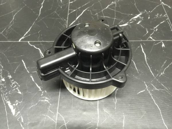 送料無料！　ＤＡ６４　エブリー　ブロアモーター　中古　１