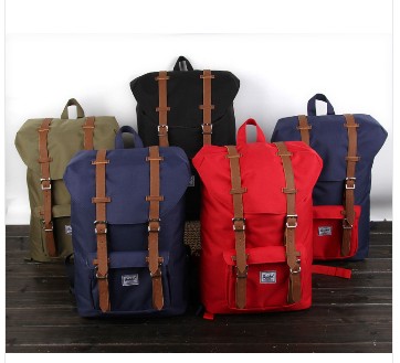 【送料無料】ハーシェル　防水カジュアルバックパック