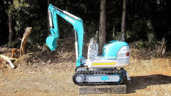 ミニ油圧ショベル格安スタート。使用時間少ない