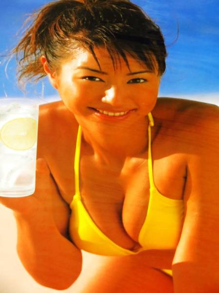 井川遥 水着ポスター アサヒ樽ハイ倶楽部 黄色ビキニ(あ行)｜売買され