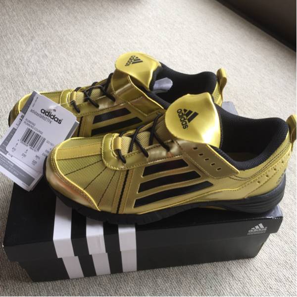 アディダス adidas スニーカー 23cm 新品