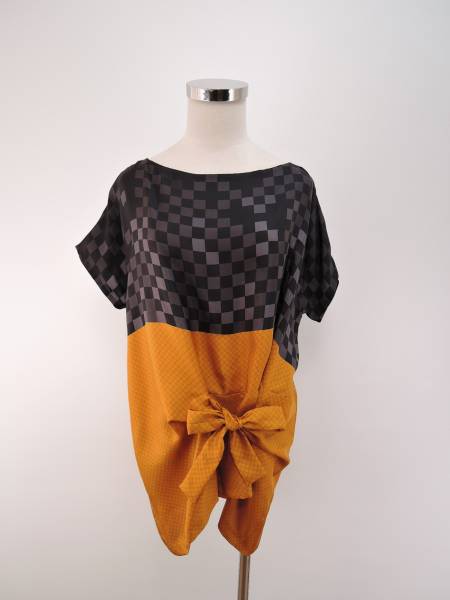 DRIES VAN NOTEN１００％シルクトップＢ６３－００４