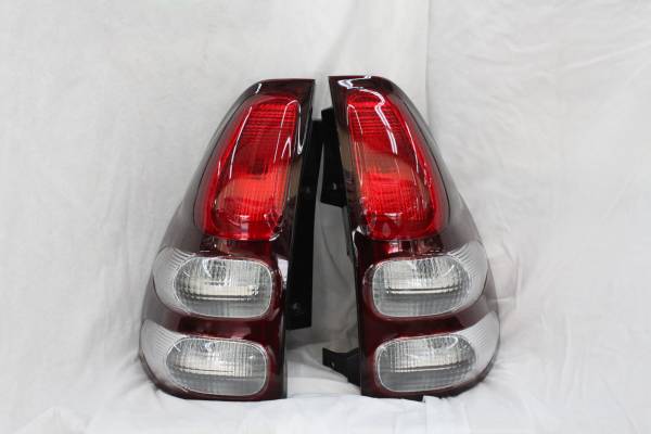 トヨタ １２０系 ランクル プラド 純正 テールレンズ 左右セット
