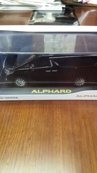 トヨタ　30系アルファード　SRハイブリッド　ブラック　ミニカー
