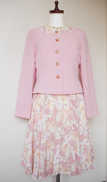 上品なピンクのツーピース/サイズ９号/結婚式入学式卒業式謝恩会