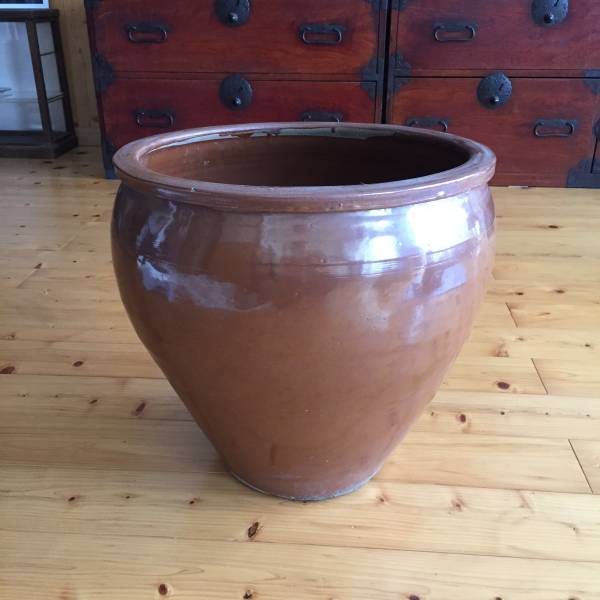 常滑焼 大甕 水瓶 壷 甕 メダカ鉢 睡蓮鉢 高さ39 5cm 状態良 常滑 売買されたオークション情報 Yahooの商品情報をアーカイブ公開 オークファン Aucfan Com