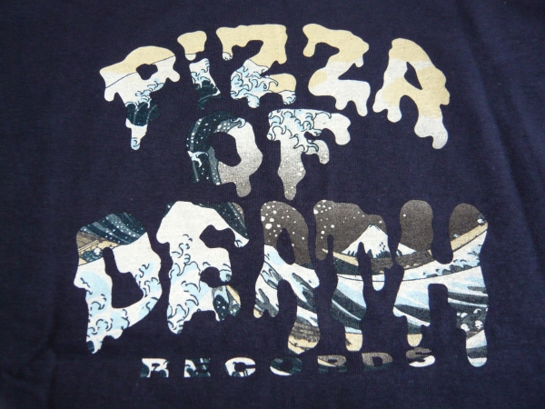 Pizza Of Death Records ロゴｔシャツ 波柄 紺 L Tシャツ 売買されたオークション情報 Yahooの商品情報をアーカイブ公開 オークファン Aucfan Com