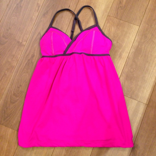 ルルレモン 大人可愛トップス