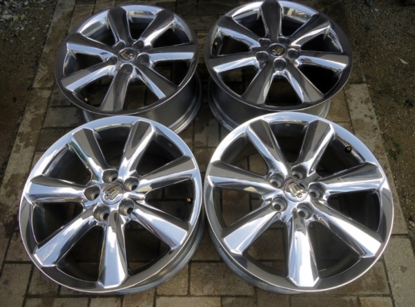 トヨタ　１８系クラウン純正　メッキ