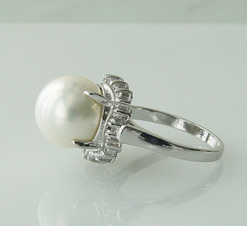 【送料無料】南洋タイプ白１１mm貝パールリング13号