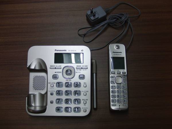 中古品 電話機 Panasonic VE-GD53-N
