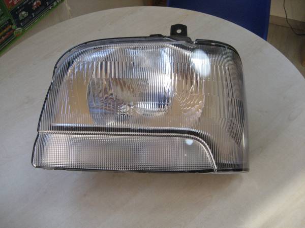 スズキ　エブリィワゴン　DA62W 左右ヘッドライト エブリィ DA62V ヘッドライト（左） スズキ エブリィワゴン DA62W 左右