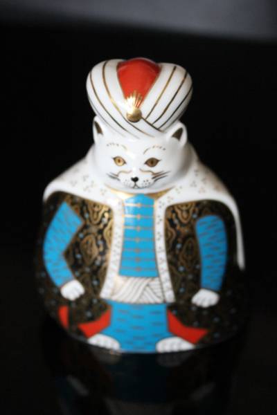 レア　英国王室御用達 ロイヤルクラウンダービー ねこさん置物