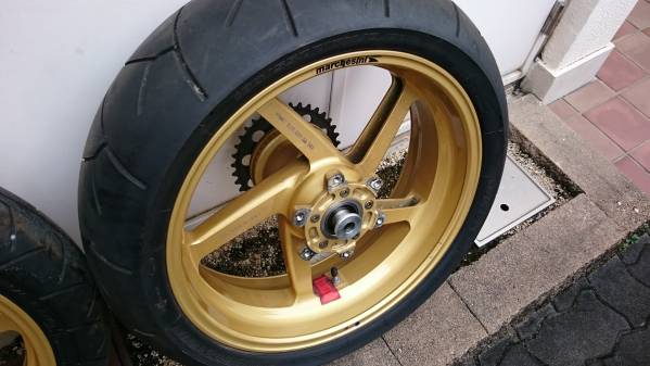 ドゥカティ　900SS 　マルケジーニ　Ｍ５　マグホイール　ＳＥＴ