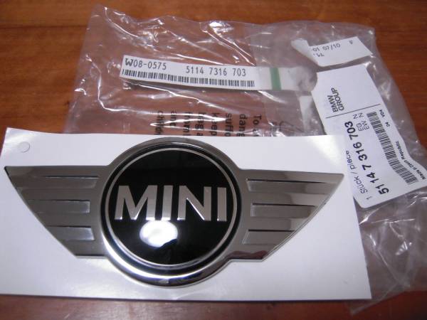 ＢＭＷ純正F５６F55ミニクーパー　ONE　S用ボンネットエンブレム