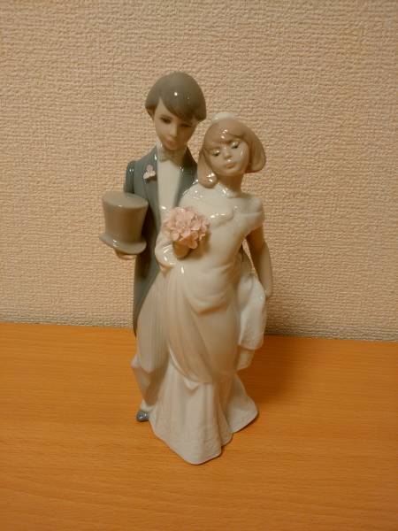 LLADRO リヤドロ ウェディング人形 陶器製『祝福の鐘の音』 LLADRO リヤドロ ウェディング人形 陶器製『祝福の鐘の音』 リヤドロ