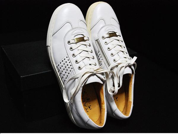 B品★牛革　新品　レザースタッズスニーカー