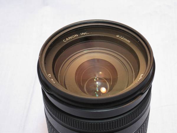 □キャノン ズームレンズ Canon EF-S18-200mm（中古良品） ef-s18