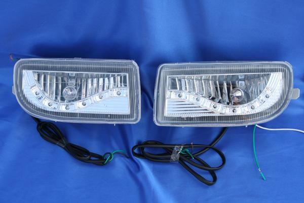 10 16系グランドハイエース LED内臓 クリスタル フォグランプ V3