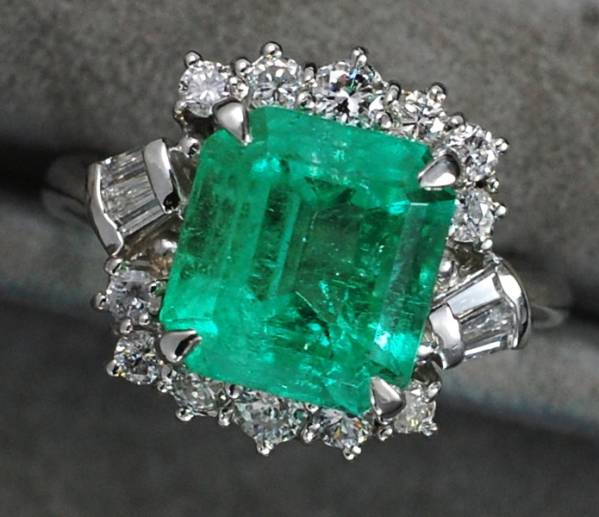 ￥100～鑑付pt900大粒!天然エメラルド3.504ダイヤ0.53リング