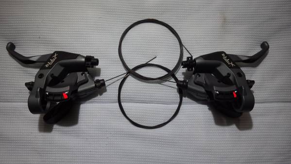 ◎新品シマノXTR ST-M952ブレーキレバー＆シフター◎ 2026年