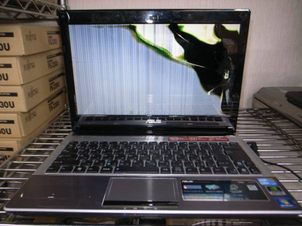 JUNK ☆ ASUS U30JC Core i5-480M 2.66GHz / 2GB ☆ 14