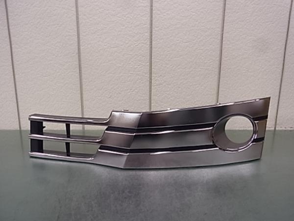 E03778 エルグランド ライダー　E52　前期　バンパーグリル　左