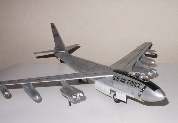 1：72　ボーイング　B-47E　ストラトジェット　【完成品】