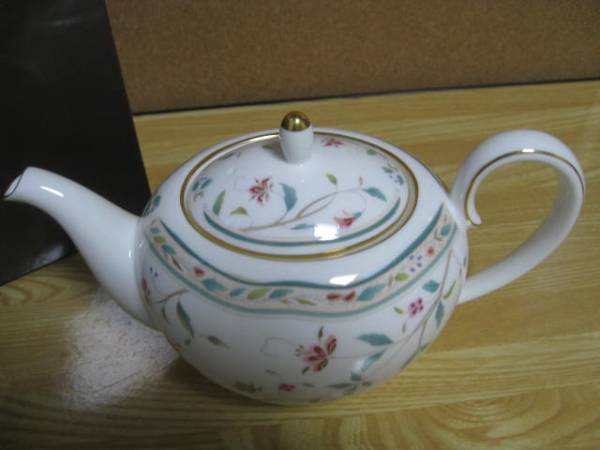 ○ノリタケ 花更紗 ハナサラサ ティーポット 未使用品 ○ノリタケ 花更紗 ハナサラサ ティーポット 未使用品