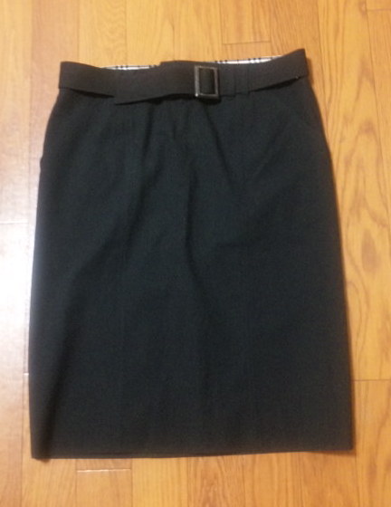 ★送料無料！新品　Burberry London タイトスカート　黒　40