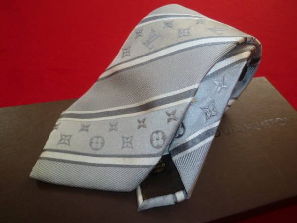 ☆LOUIS VUITTON☆ルイ・ヴィトン ネクタイ シルバー系 ネクタイ・LV