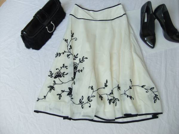 新品タグ付★ストロベリーフィールズ★刺繍使いスカート 2 №621