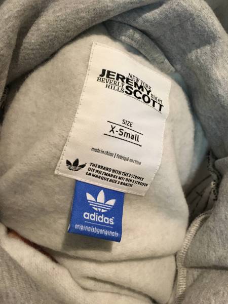 新品未使用Jeremy Scott×adidas パーカー 型番：ジェレミースコット
