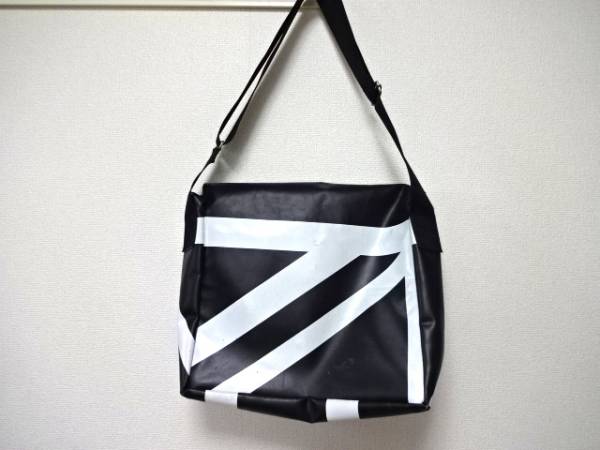 COMMEdesGARCONS フライターグ風ショルダーーバッグ ギャルソン