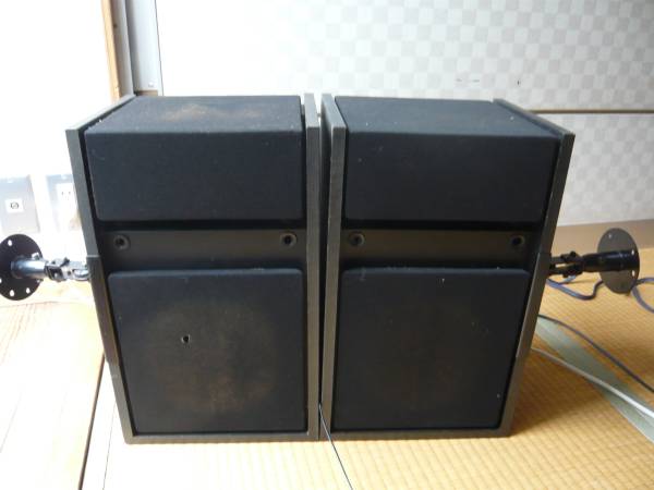 動作品】BOSE 101MM ボーズ スピーカーペア 天吊り金具付き 音出しOK