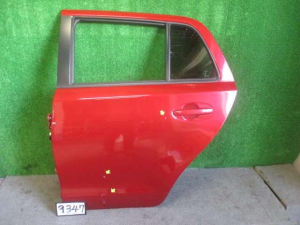 イスト ZSP110 リアドア左 3R3 9347