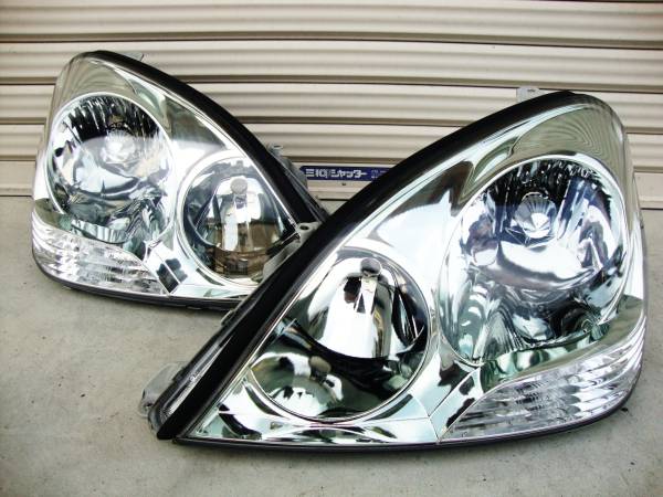 セルシオ　ＵＦＣ３０前期　純正ＨＩＤ 【クリア塗装済み】