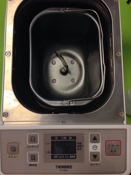 ツインバード ホームベーカリーPY-E631W 2斤対応　餅、ご飯パン