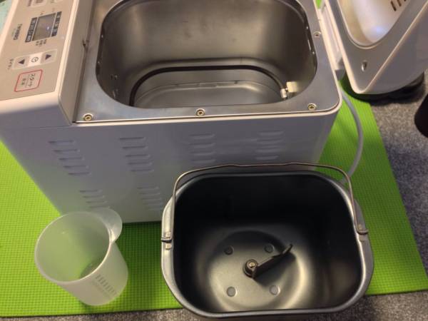 ツインバード ホームベーカリーPY-E631W 2斤対応　餅、ご飯パン