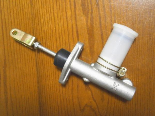 510ブルーバード用新品-クラッチマスターシリンダー*5/8