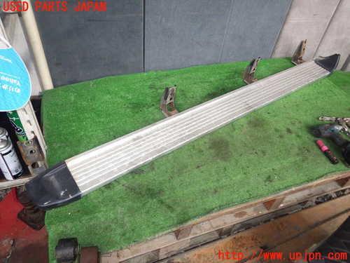 2UPJ-17011392]ランクル80系(HZJ81V)左サイドステップ 純正 中古