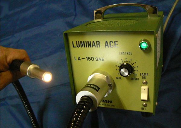 Luminar Ace LA-150TX 顕微鏡用光源（ルミナーエース ＜ファイバー 